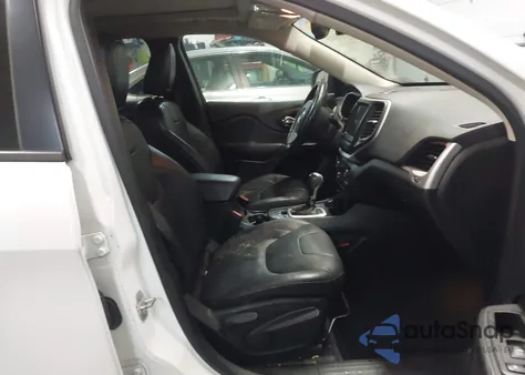 2016 Jeep Cherokee Trailhawk z USA, uszkodzony, nr VIN 1C4PJMBS4GW157247